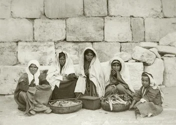 Un grupo de fellahin al final del mercado, c.1867-98